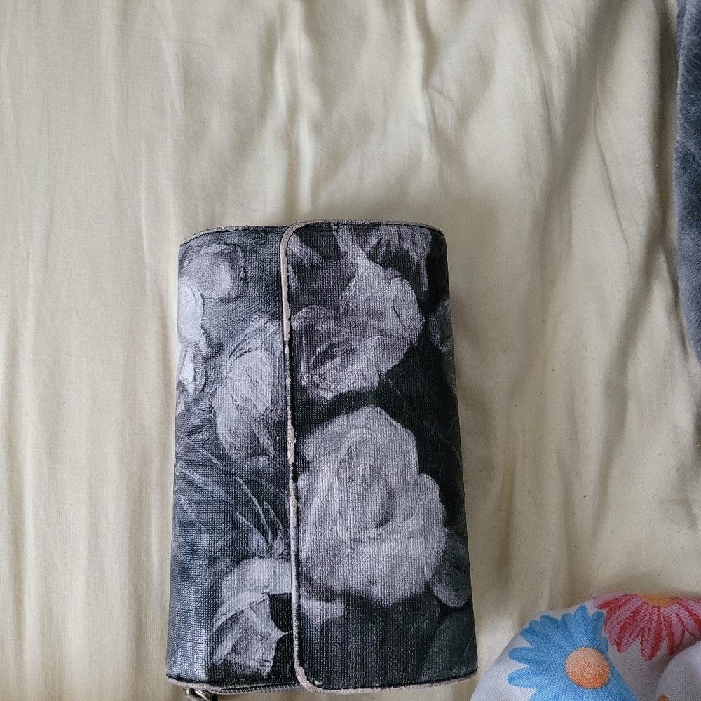 Wallet - Picture 3 of 6
